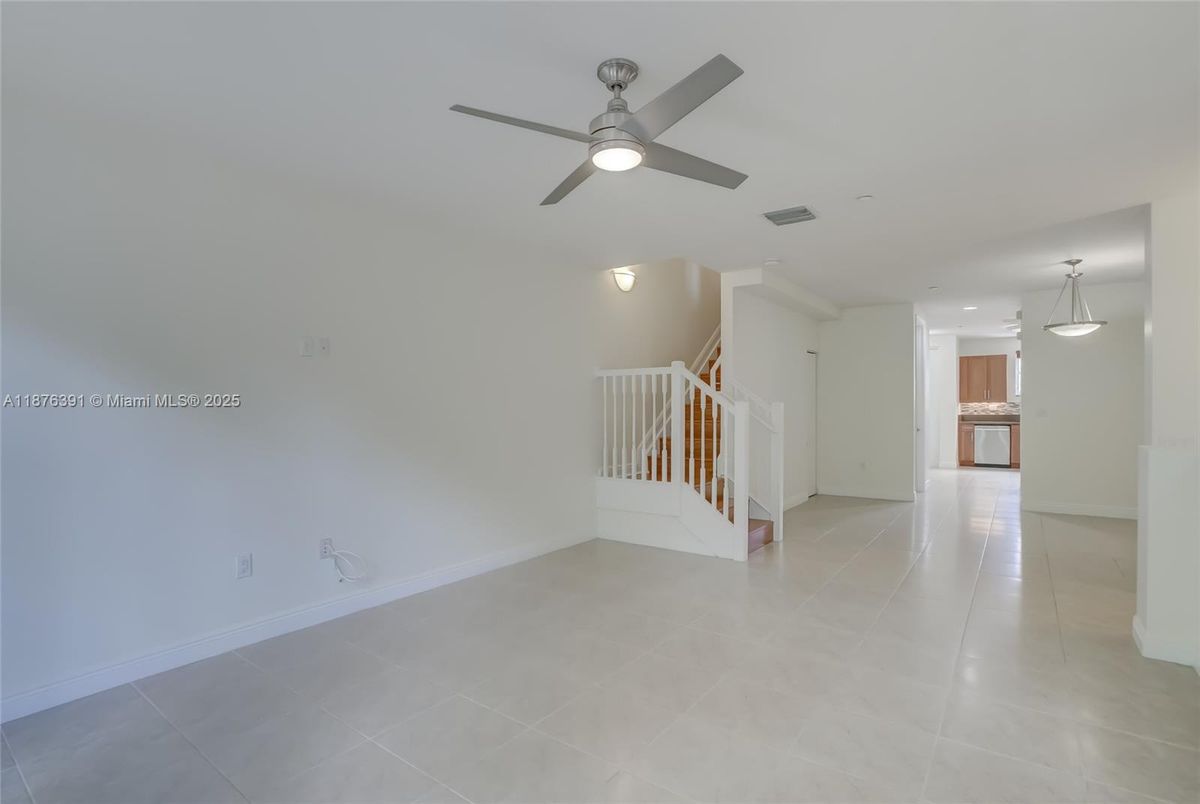 Empty room, Interior, Kitchen, Pendant Lights
