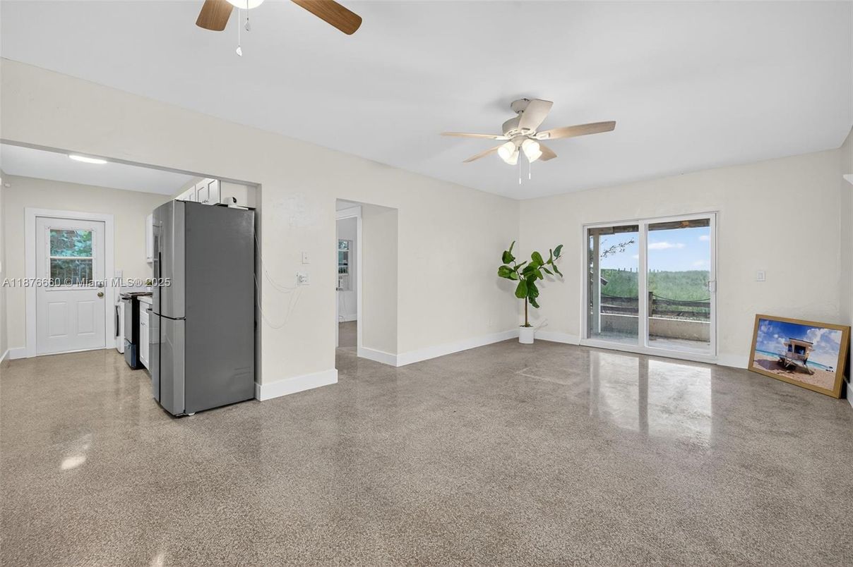 Empty room, Interior, Kitchen, Recessed Lighting