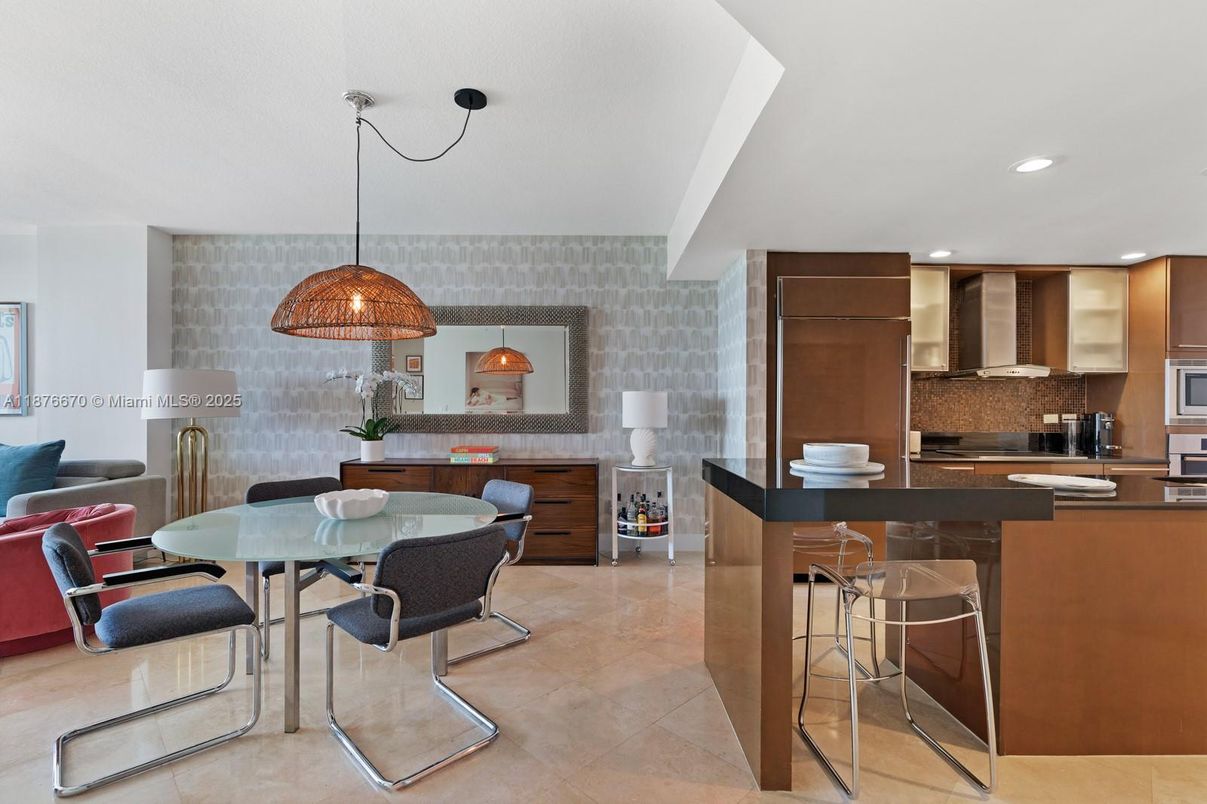 Dining room, Interior, Kitchen, Pendant Lights, Recessed Lighting, Stainless Steel Appliances