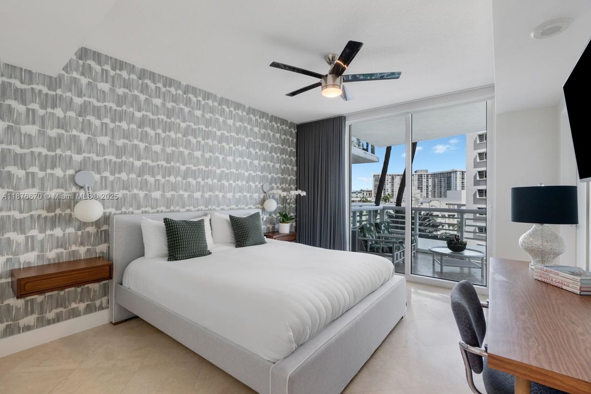 Bedroom, Interior, Water