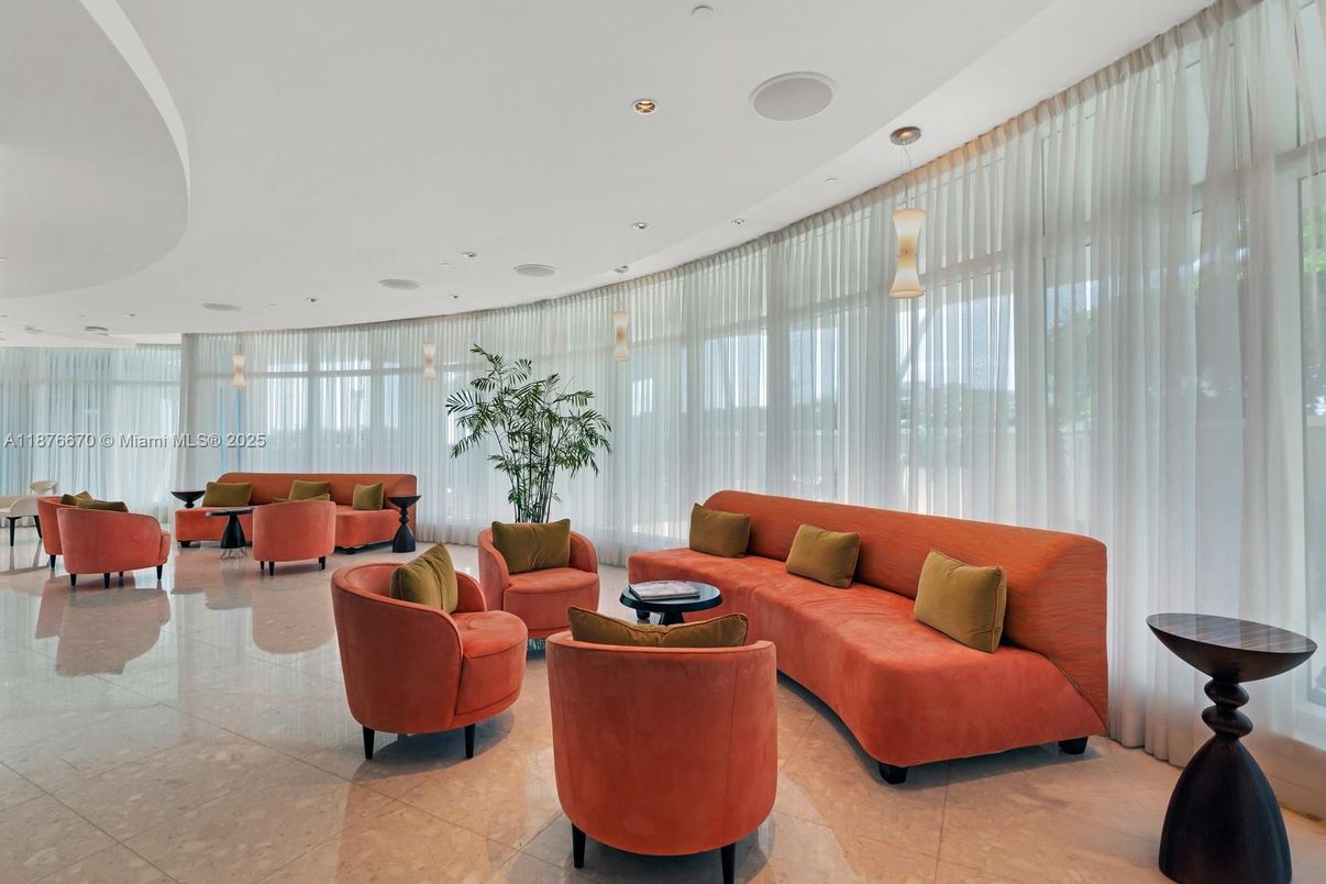 Dining room, Interior, Living room, Pendant Lights, Recessed Lighting