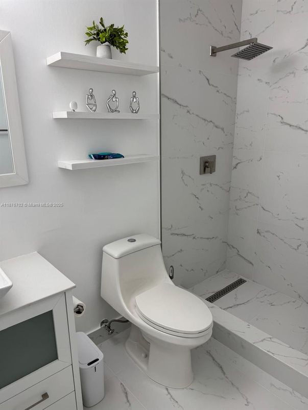Bathroom, Interior, Marble, Marble Walls
