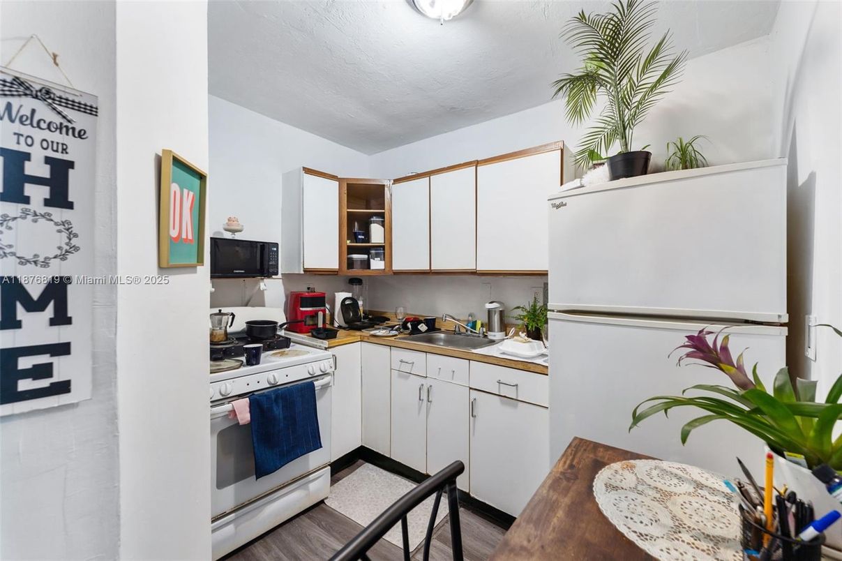 Interior, Kitchen, Wood Texture Flooring