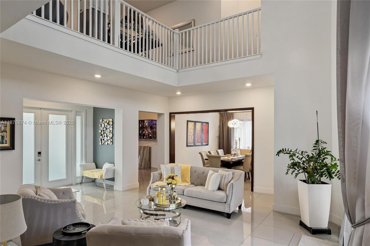 Dining room, Interior, Recessed Lighting
