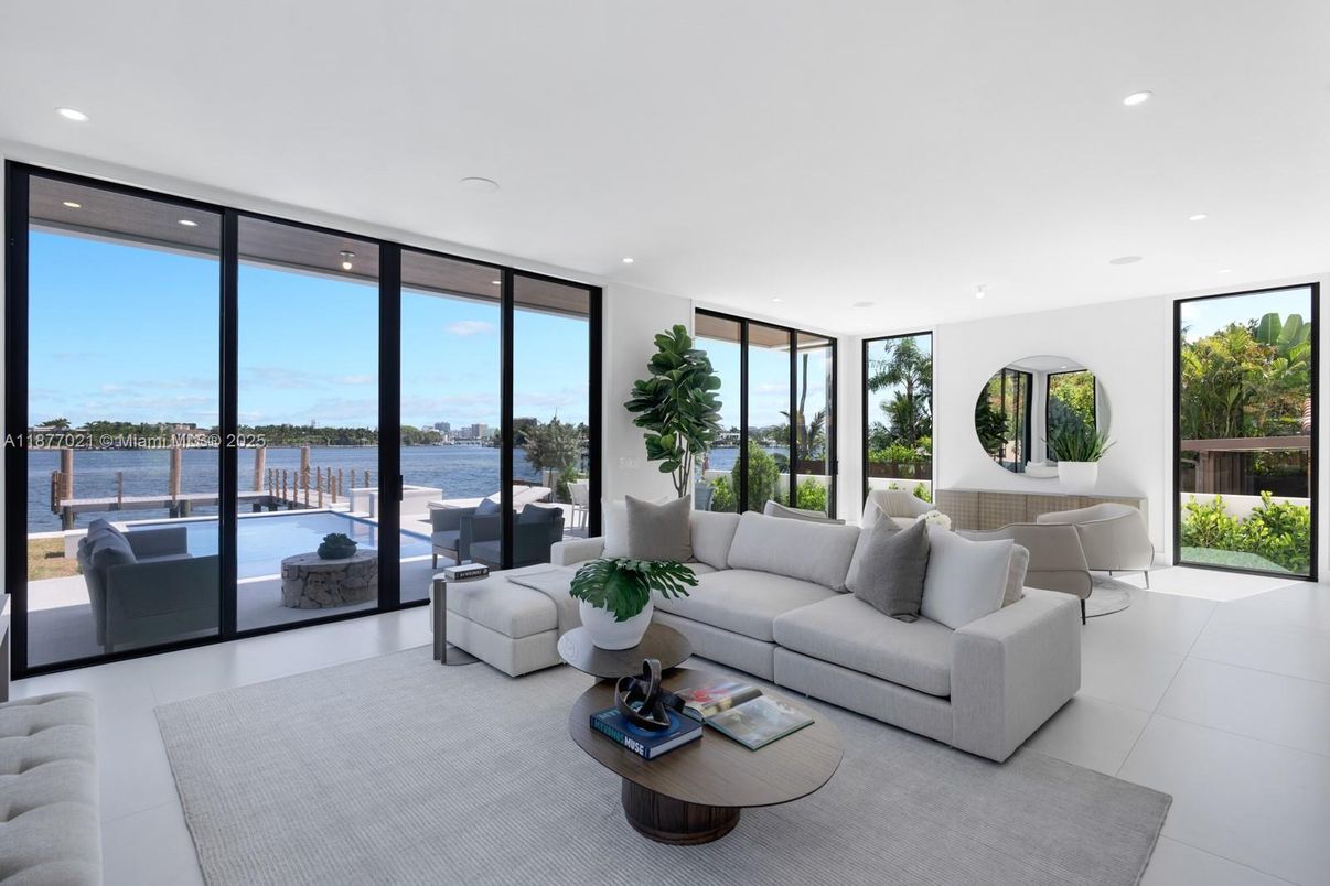 Interior, Living room, Recessed Lighting, Water