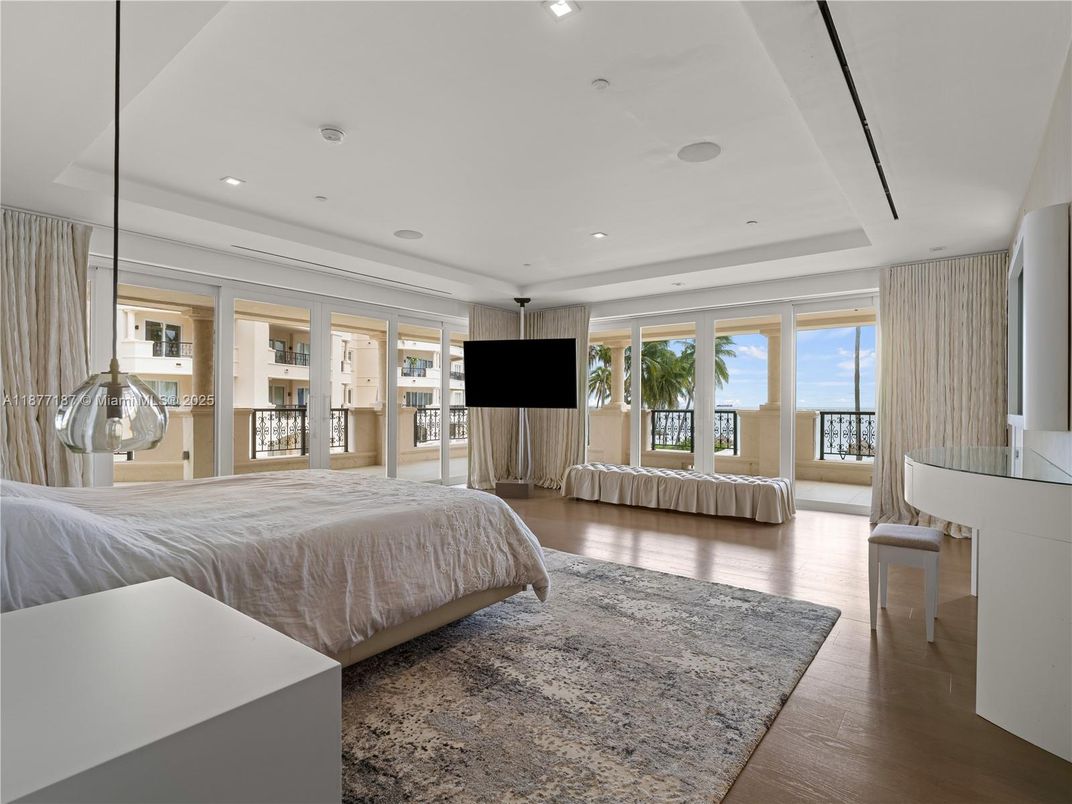 Bedroom, Interior, Pendant Lights, Recessed Lighting, Wood Texture Flooring
