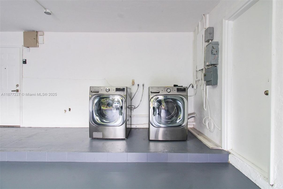 Interior, Washer
