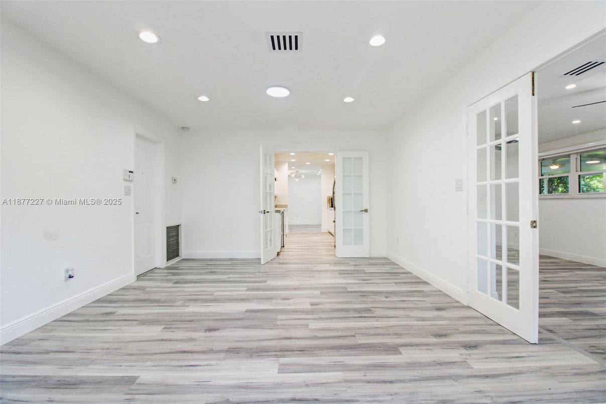 Empty room, Interior, Recessed Lighting, Wood Texture Flooring