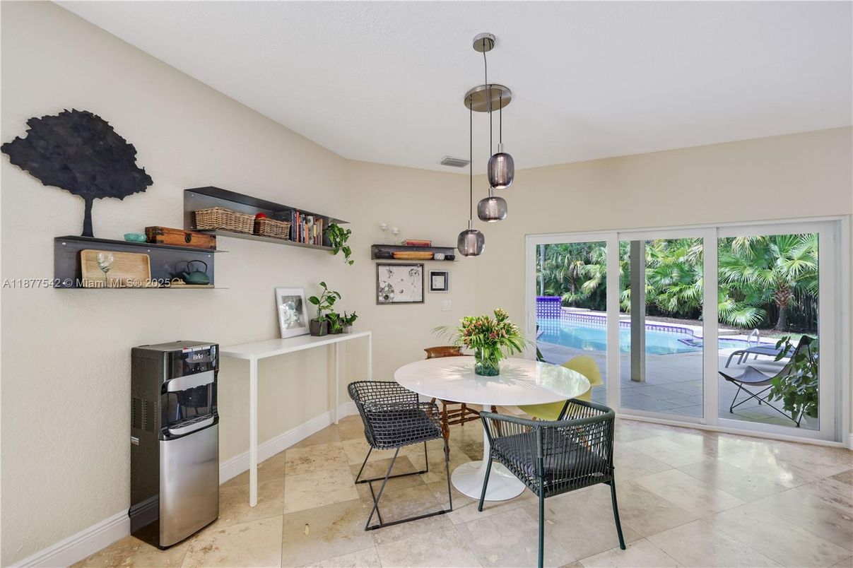 Dining room, Interior, Pendant Lights