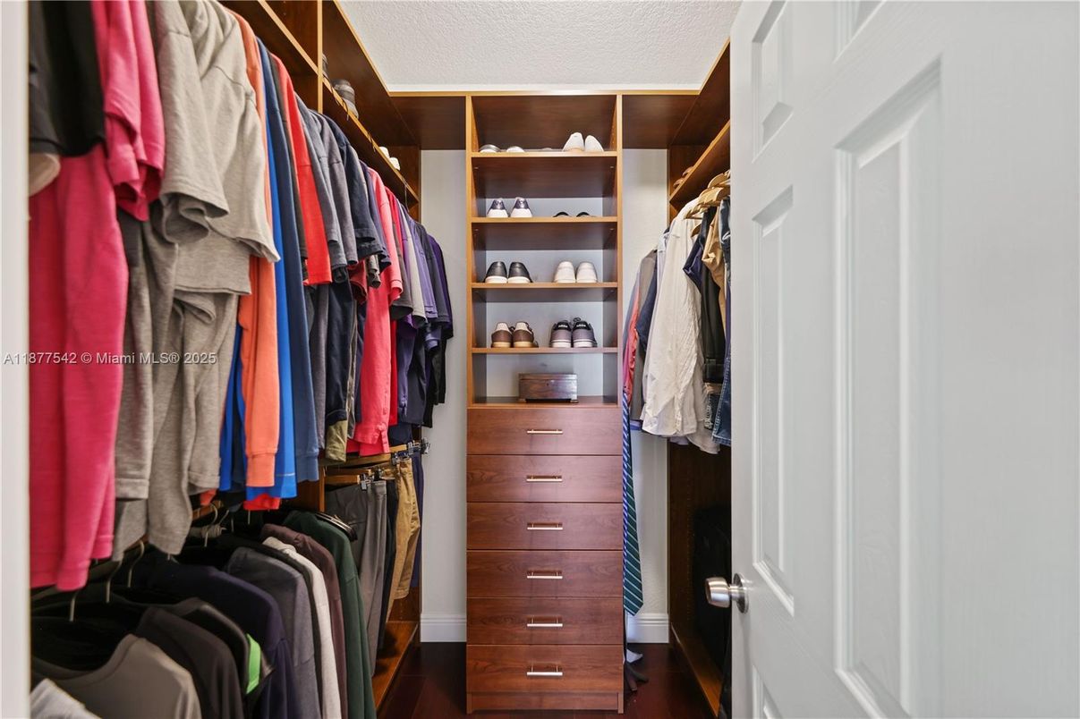 Interior, Walk-in Closets