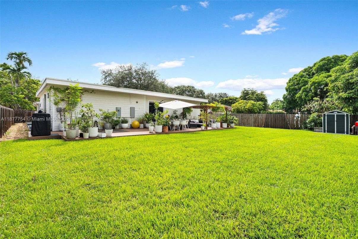 Backyard, Exterior