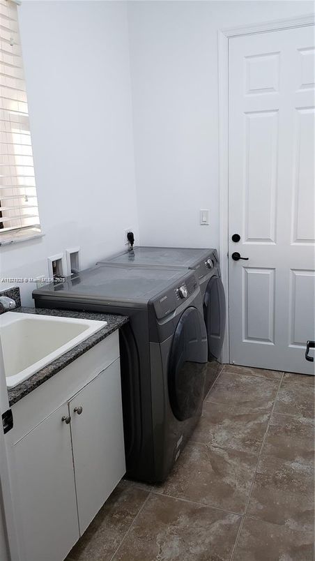 Interior, Washer