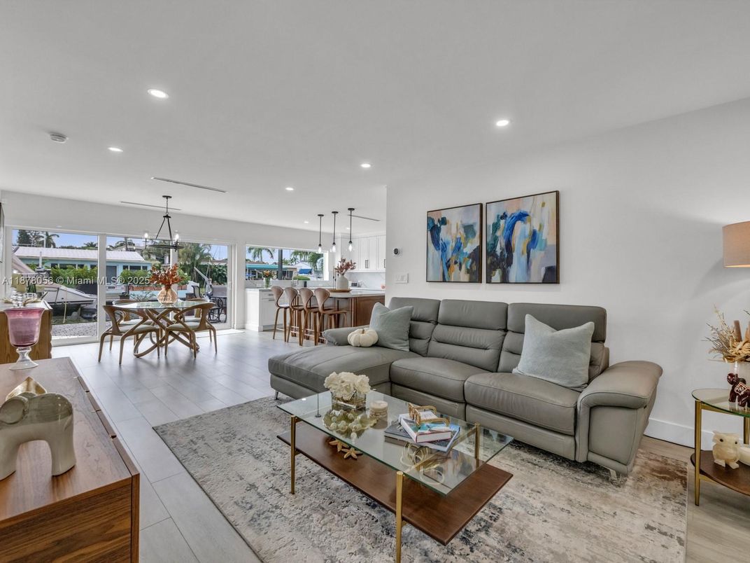Dining room, Interior, Living room, Pendant Lights, Recessed Lighting, Wood Texture Flooring