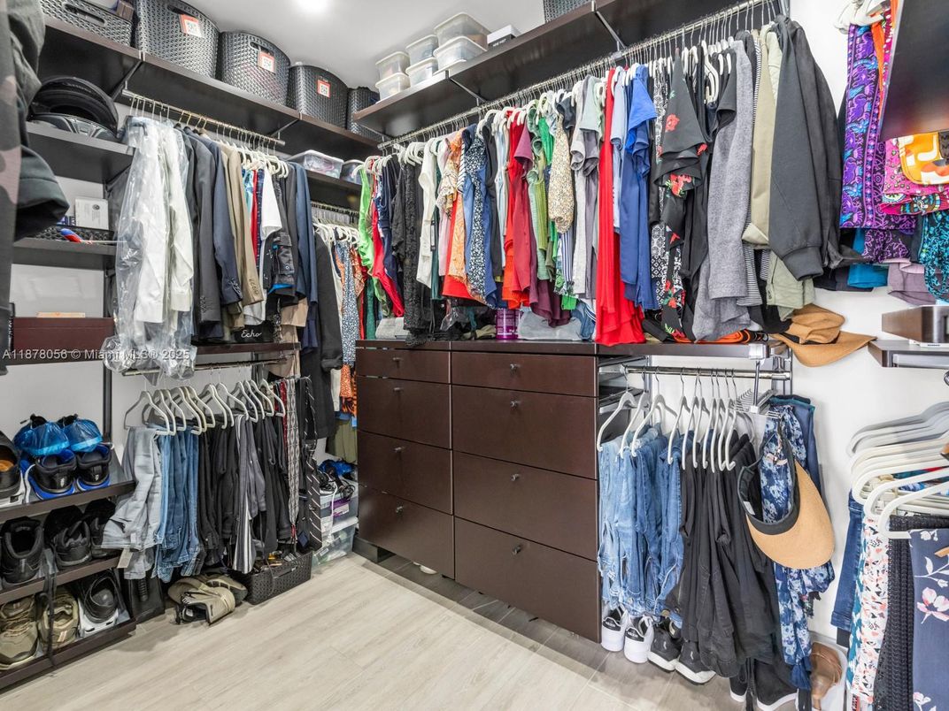 Interior, Walk-in Closets, Wood Texture Flooring