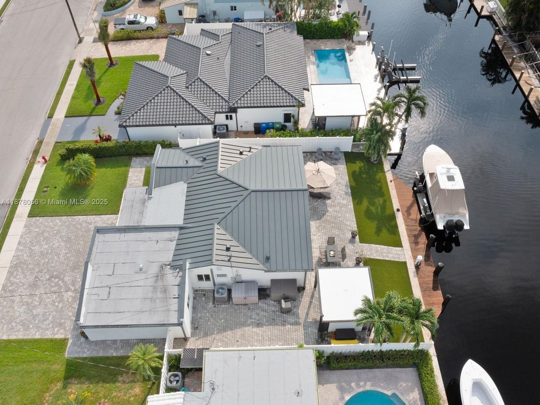 Exterior, Drone