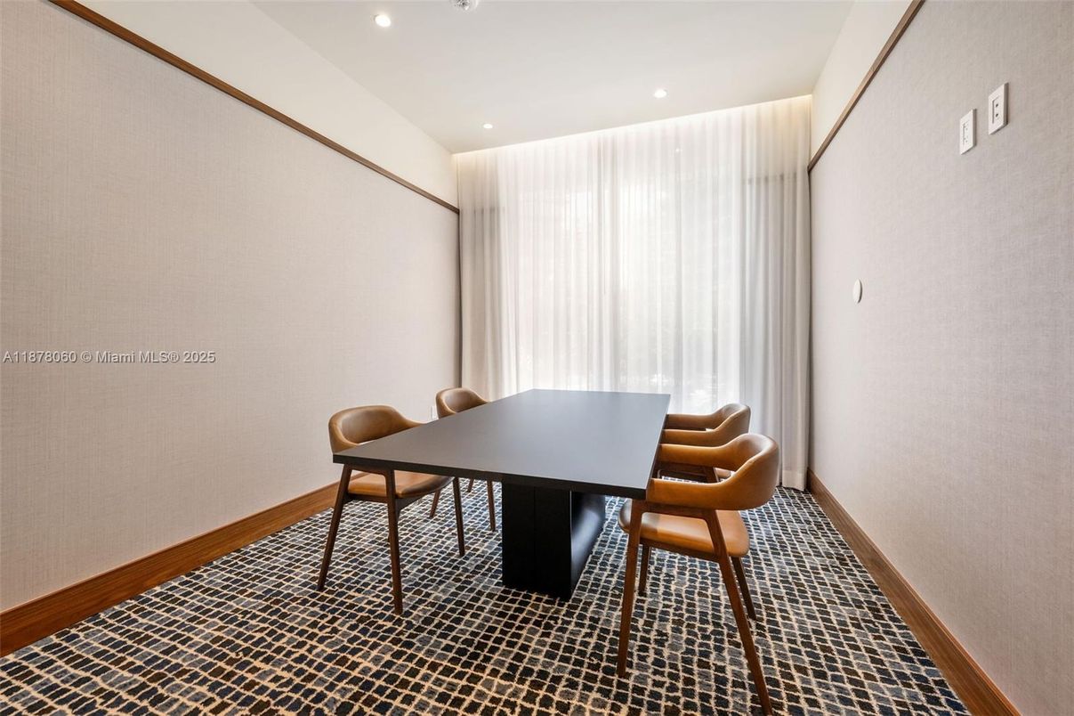 Dining room, Interior, Recessed Lighting