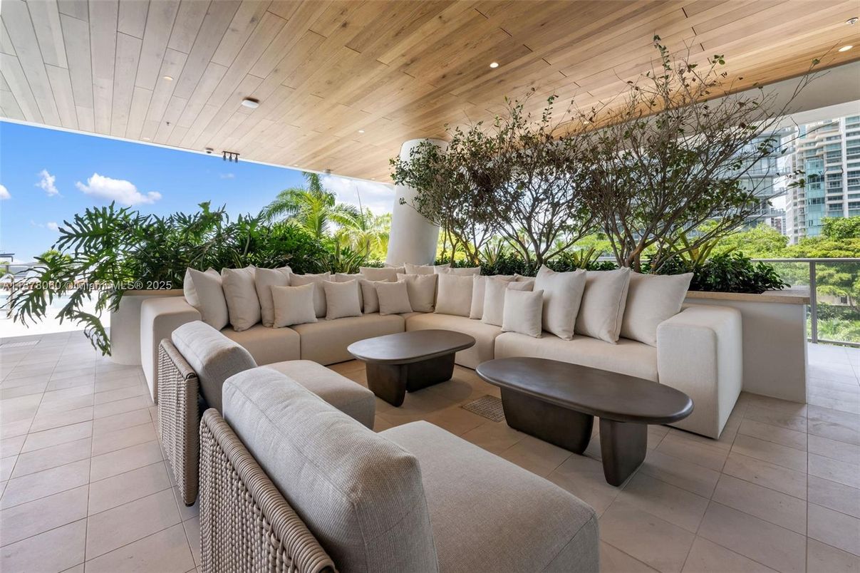 Exterior, Living room