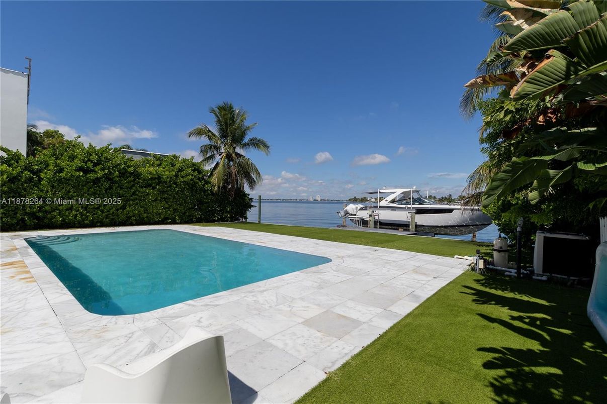 Exterior, Pool, Water