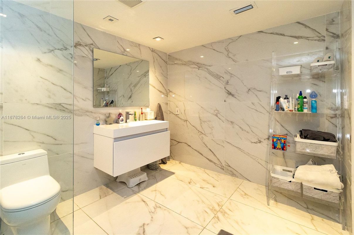 Bathroom, Interior, Marble, Marble Walls, Recessed Lighting
