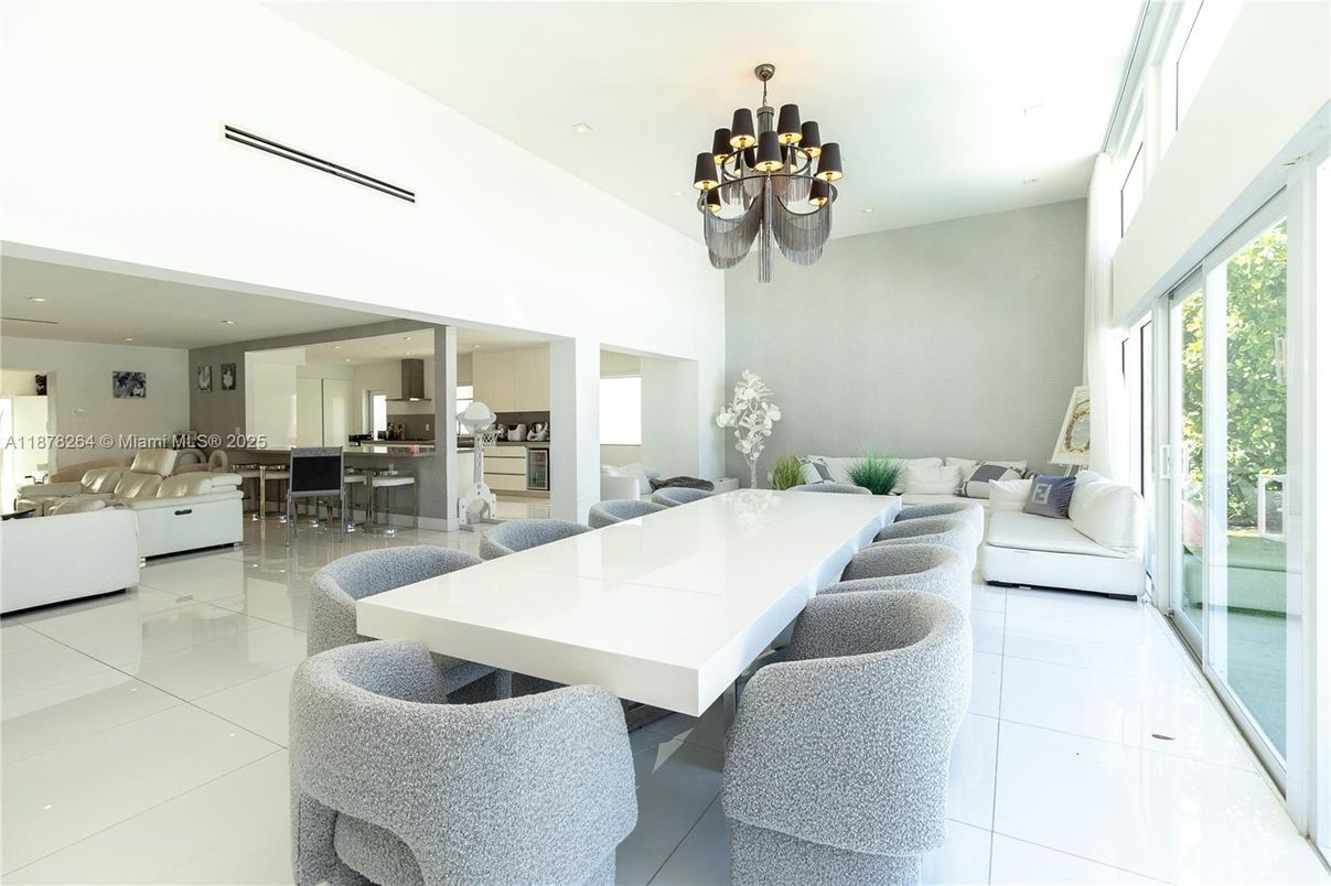 Dining room, Interior, Kitchen, Living room, Recessed Lighting