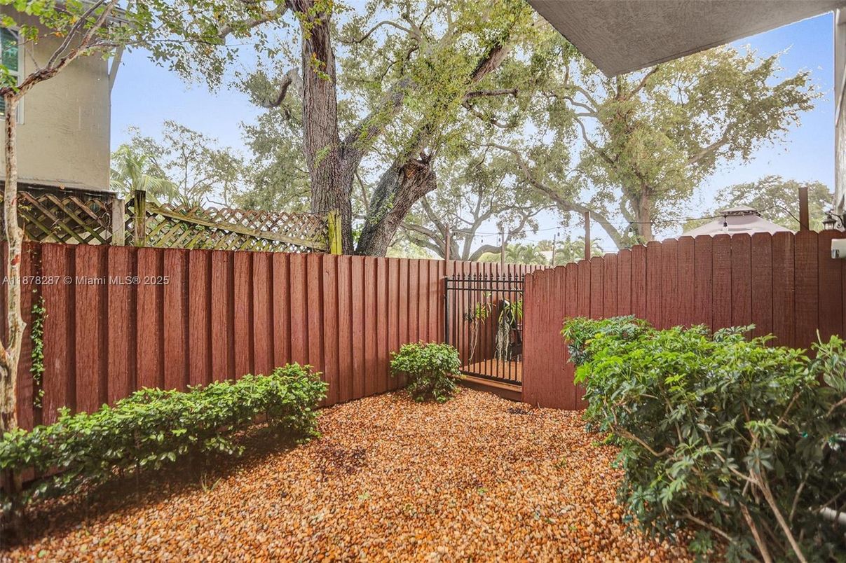 Backyard, Exterior