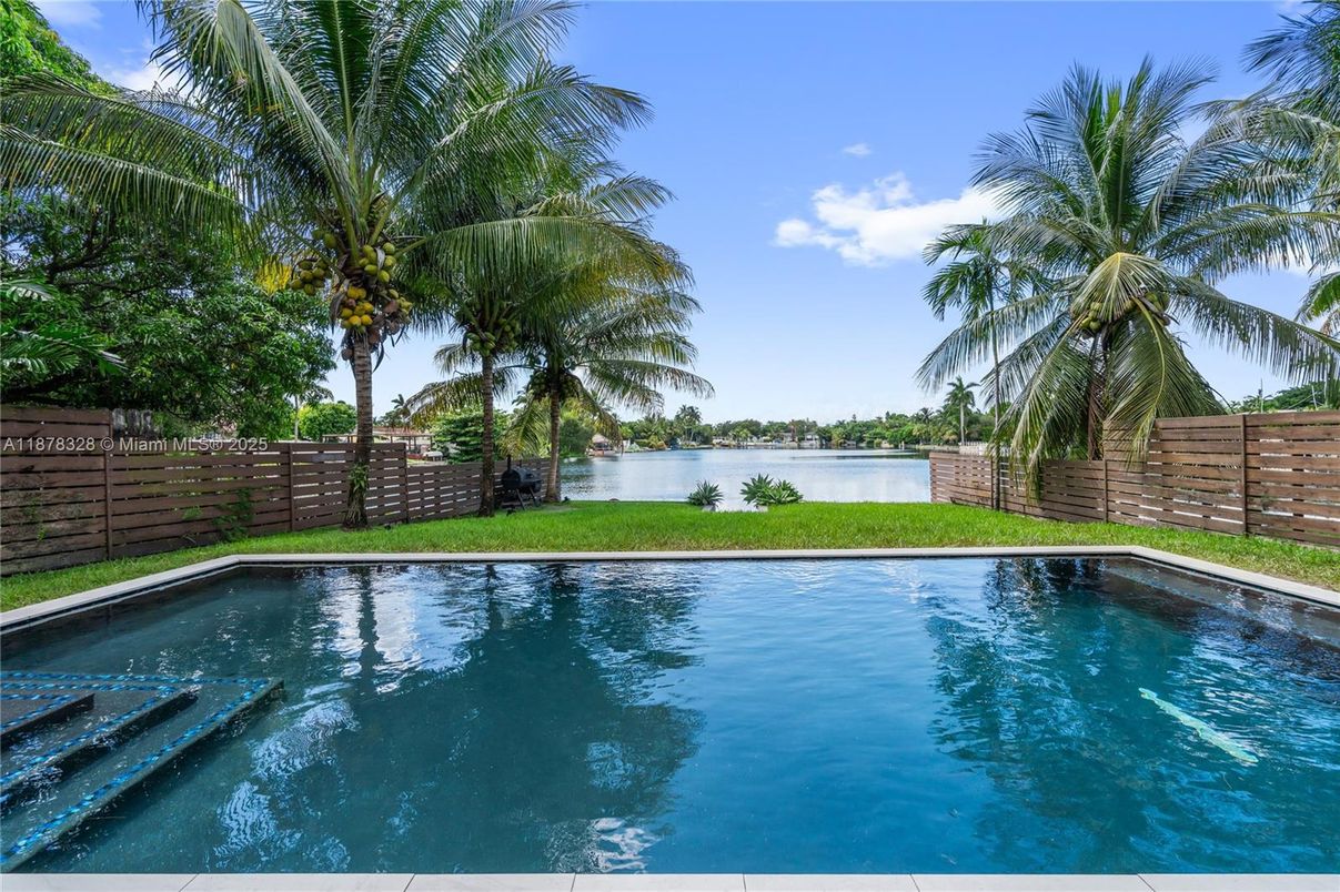 Exterior, Pool, Water