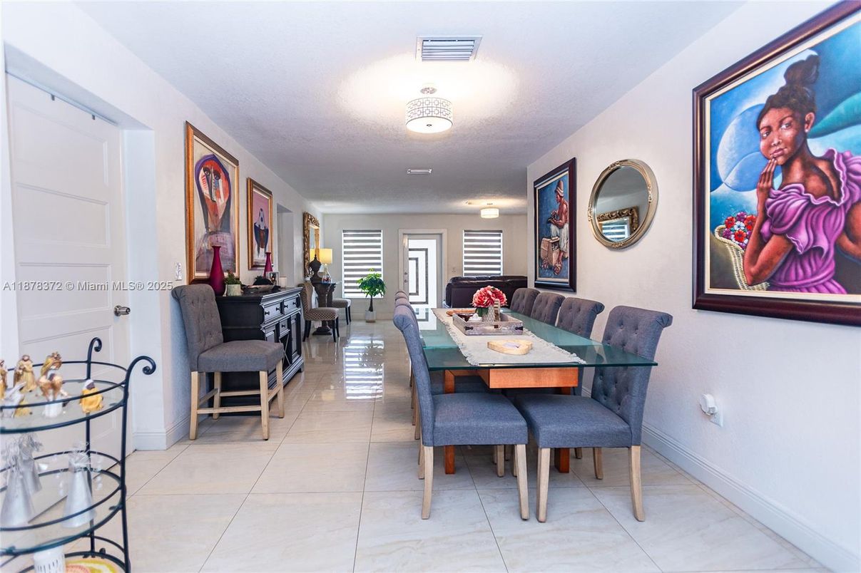 Dining room, Interior