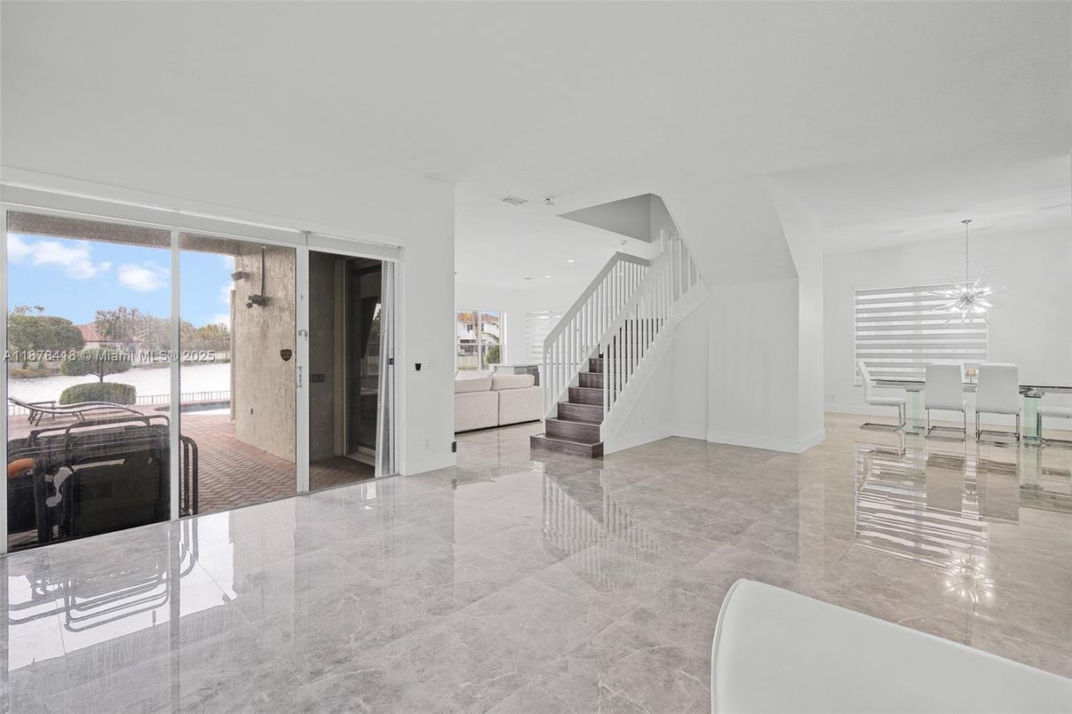 Dining room, Interior, Pendant Lights, Recessed Lighting