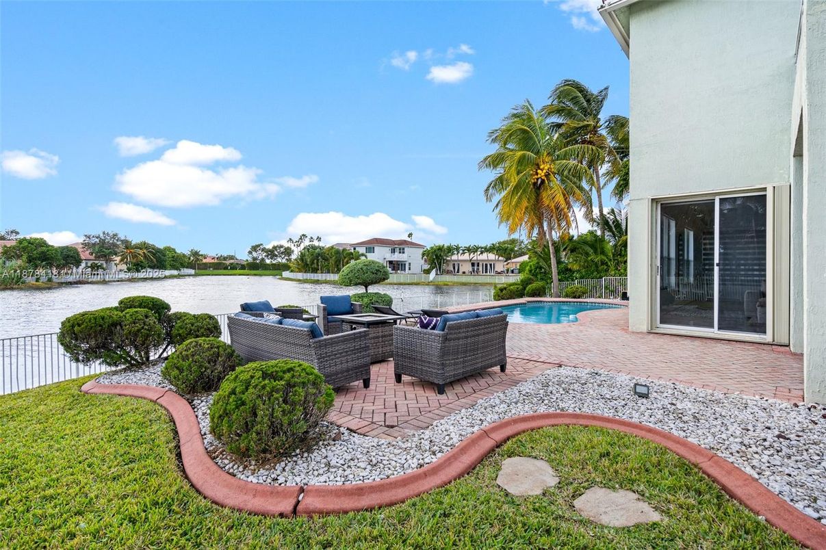 Exterior, Pool, Water