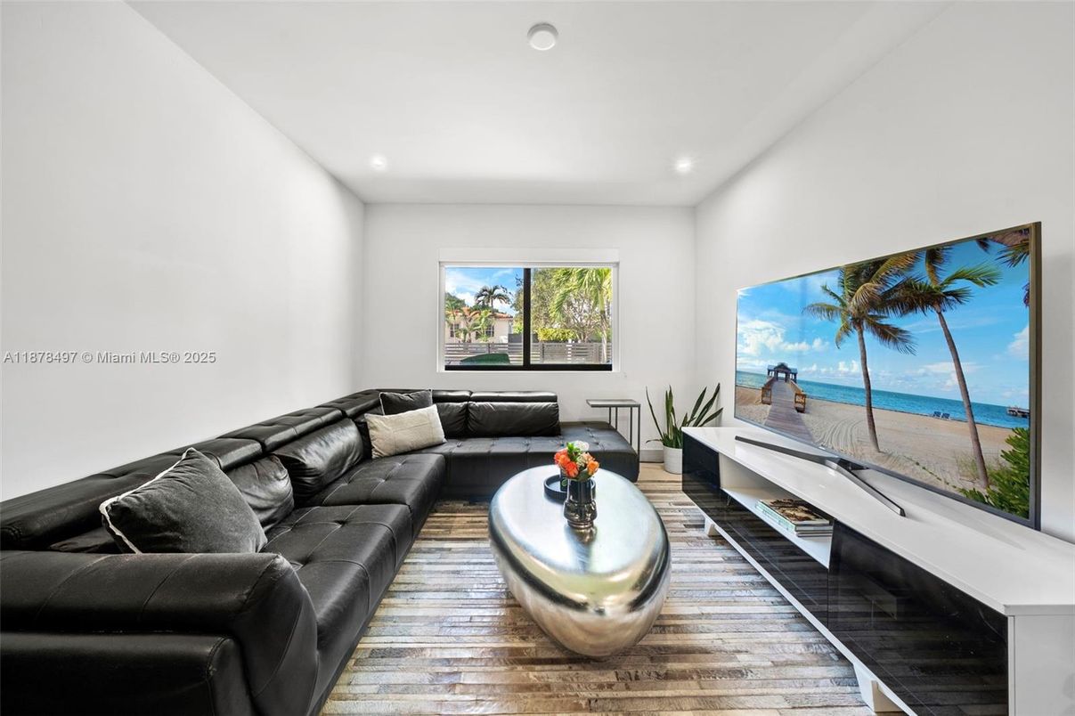 Interior, Living room, Recessed Lighting, Water, Wood Texture Flooring