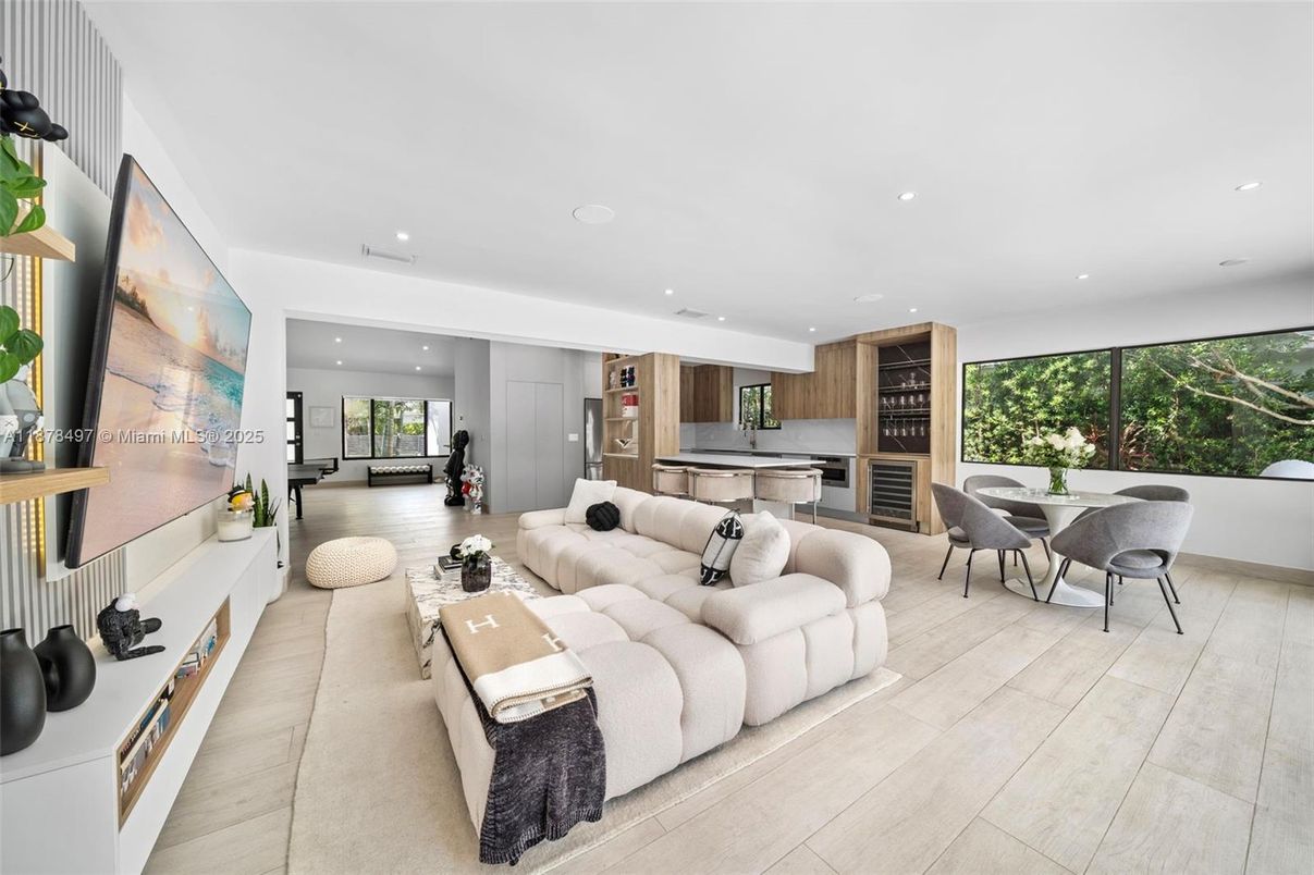 Dining room, Interior, Kitchen, Living room, Recessed Lighting, Stainless Steel Appliances, Wood Texture Flooring