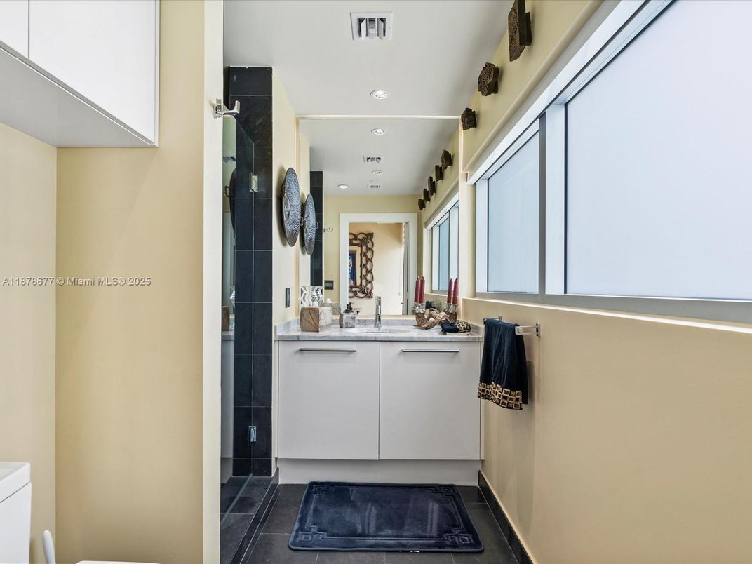 Bathroom, Interior, Recessed Lighting