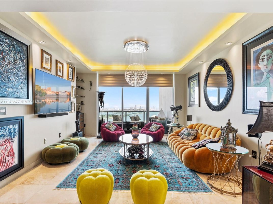 Interior, Living room, Pendant Lights, Recessed Lighting