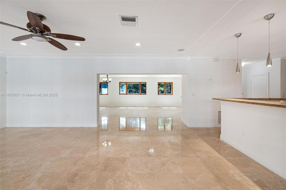 Empty room, Interior, Pendant Lights, Recessed Lighting