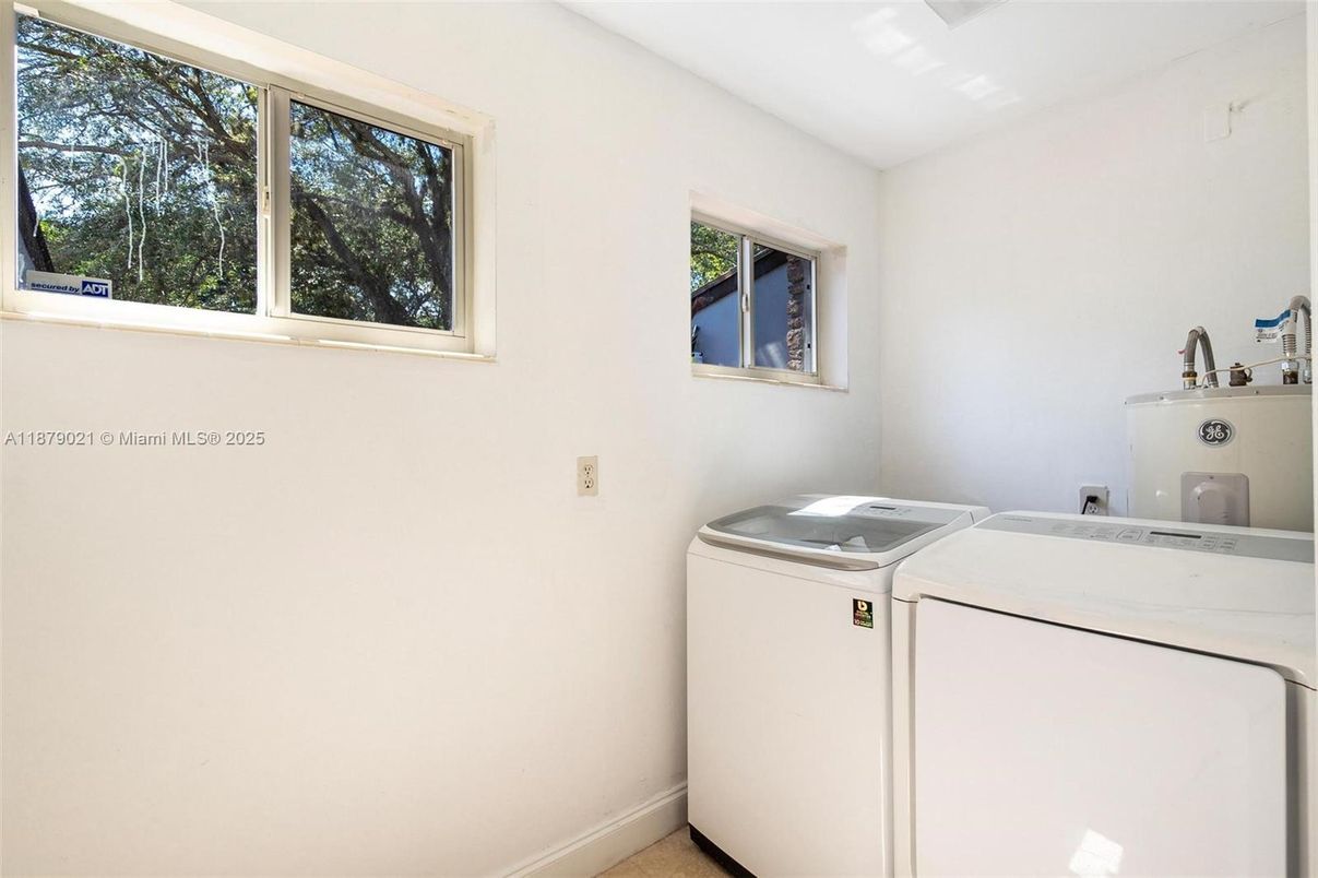Interior, Washer