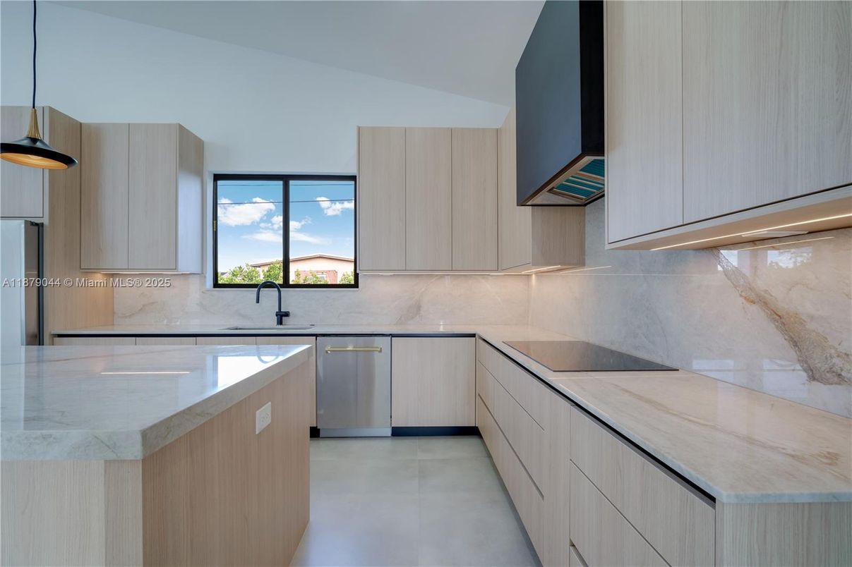 Interior, Kitchen, Pendant Lights