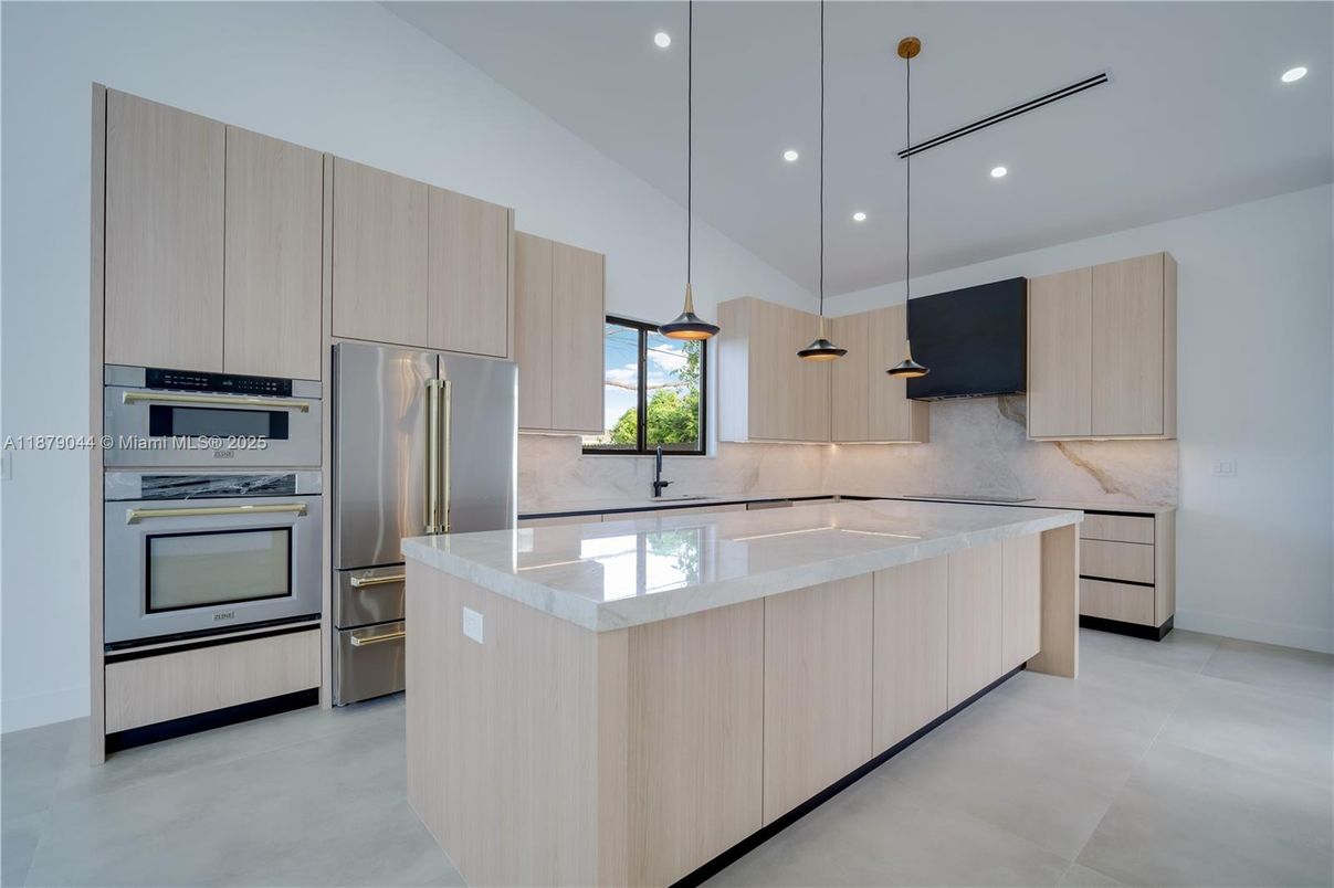 Interior, Kitchen, Pendant Lights, Recessed Lighting, Stainless Steel Appliances
