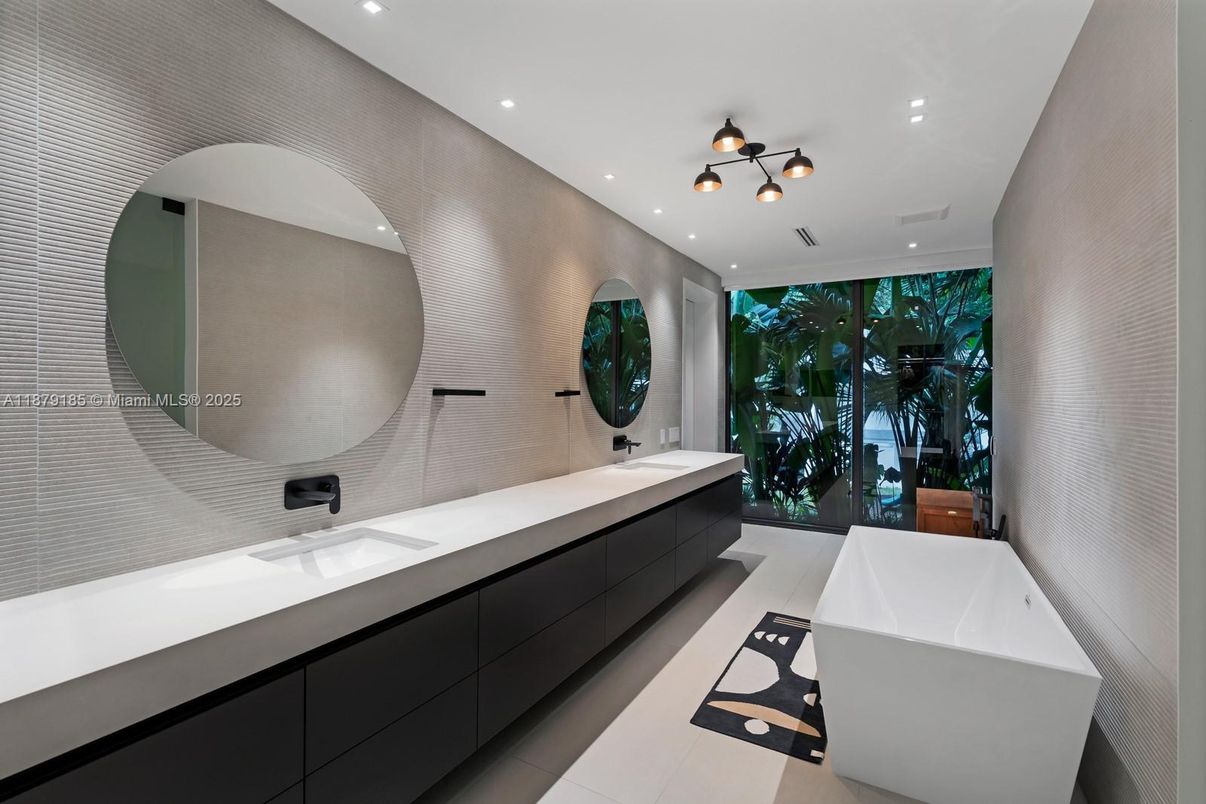 Bathroom, Dual Sink Vanities, Free Standing Baths, Interior, Recessed Lighting