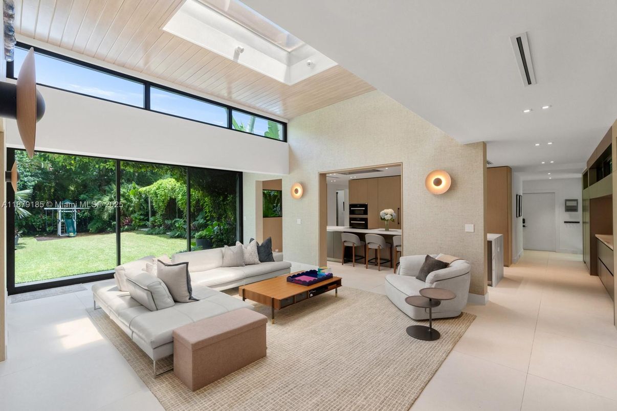 Dining room, Interior, Living room, Recessed Lighting