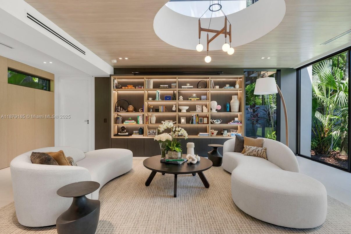 Interior, Living room, Pendant Lights, Recessed Lighting