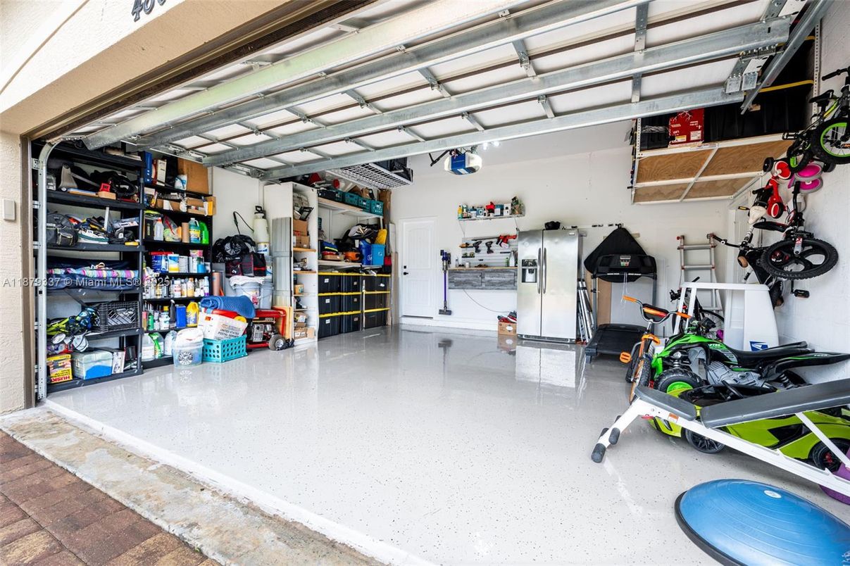 Garage, Interior