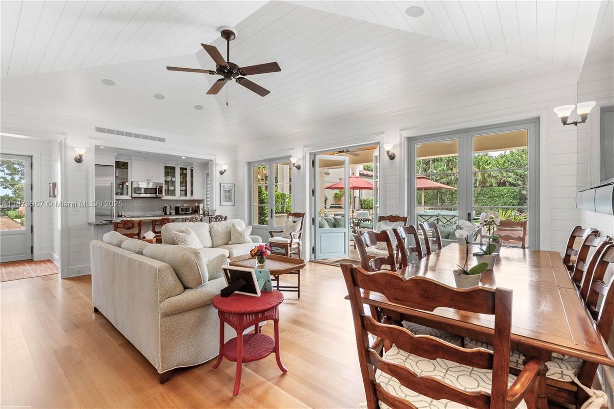 Dining room, Interior, Kitchen, Living room, Pendant Lights, Stainless Steel Appliances, Wood Texture Flooring