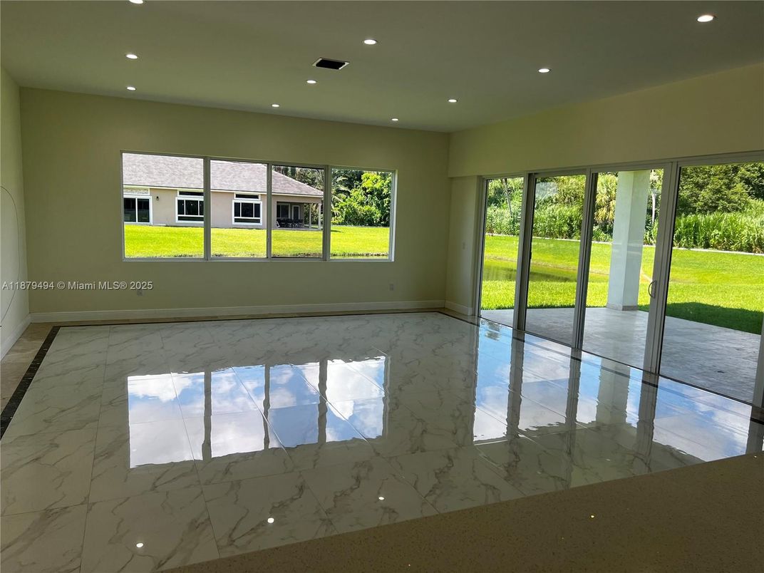 Empty room, Interior, Marble, Recessed Lighting
