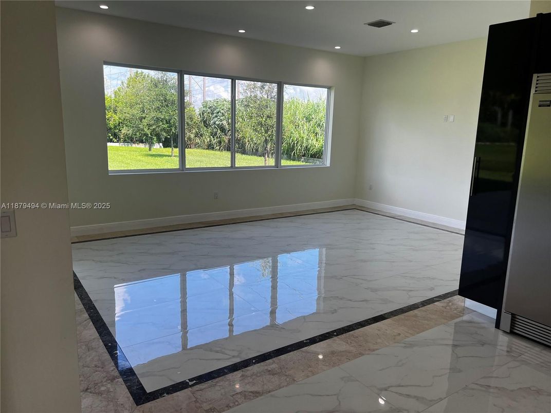 Empty room, Interior, Marble, Recessed Lighting