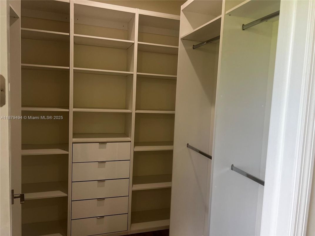 Interior, Walk-in Closets