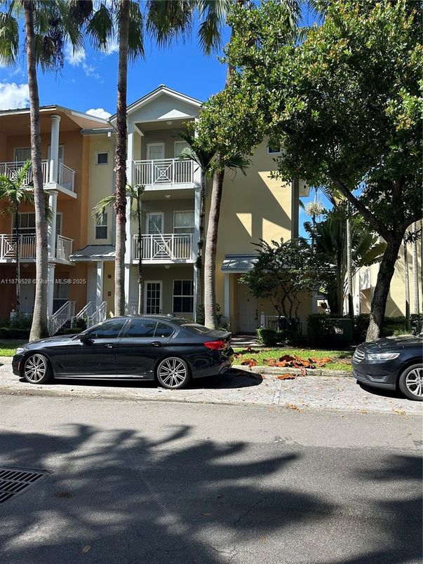 Exterior, Facade, Condo Building