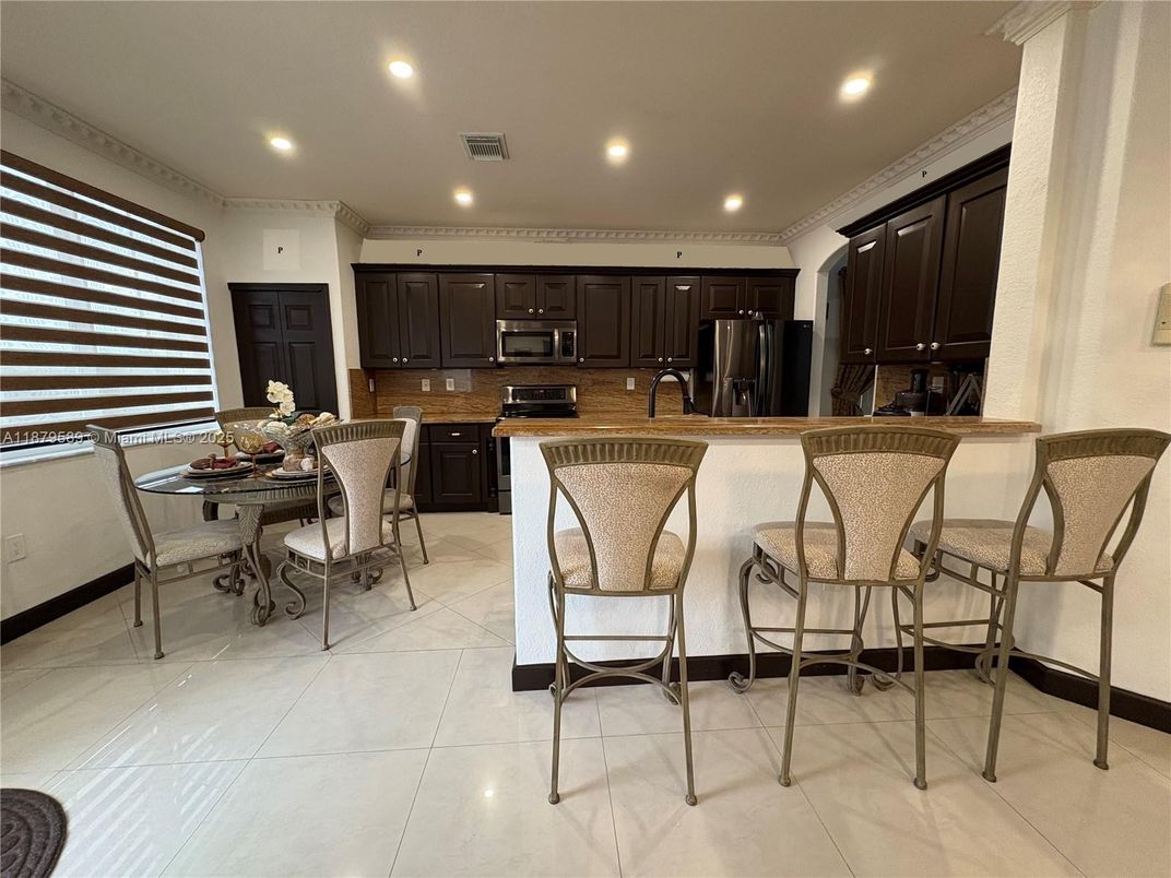 Dining room, Interior, Kitchen, Recessed Lighting