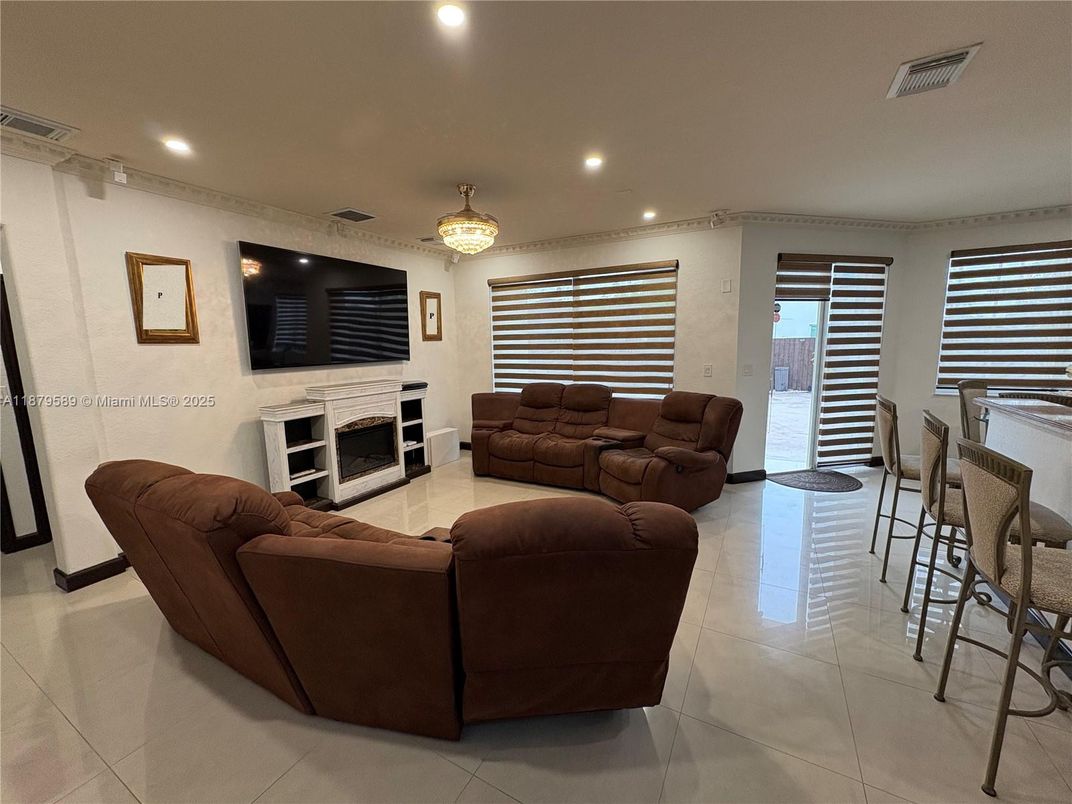 Fireplace, Interior, Living room, Recessed Lighting
