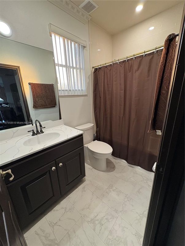 Bathroom, Interior, Marble, Recessed Lighting