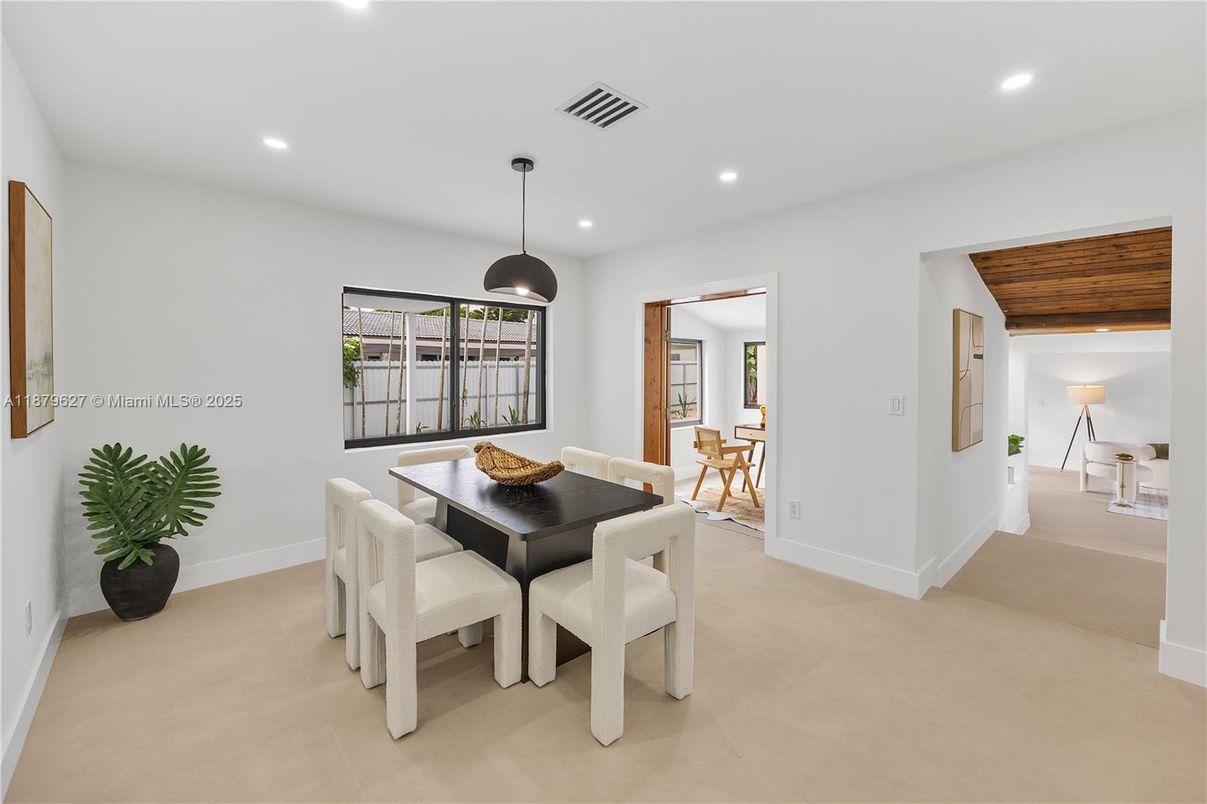 Dining room, Interior, Pendant Lights, Recessed Lighting, Wooden Ceilings